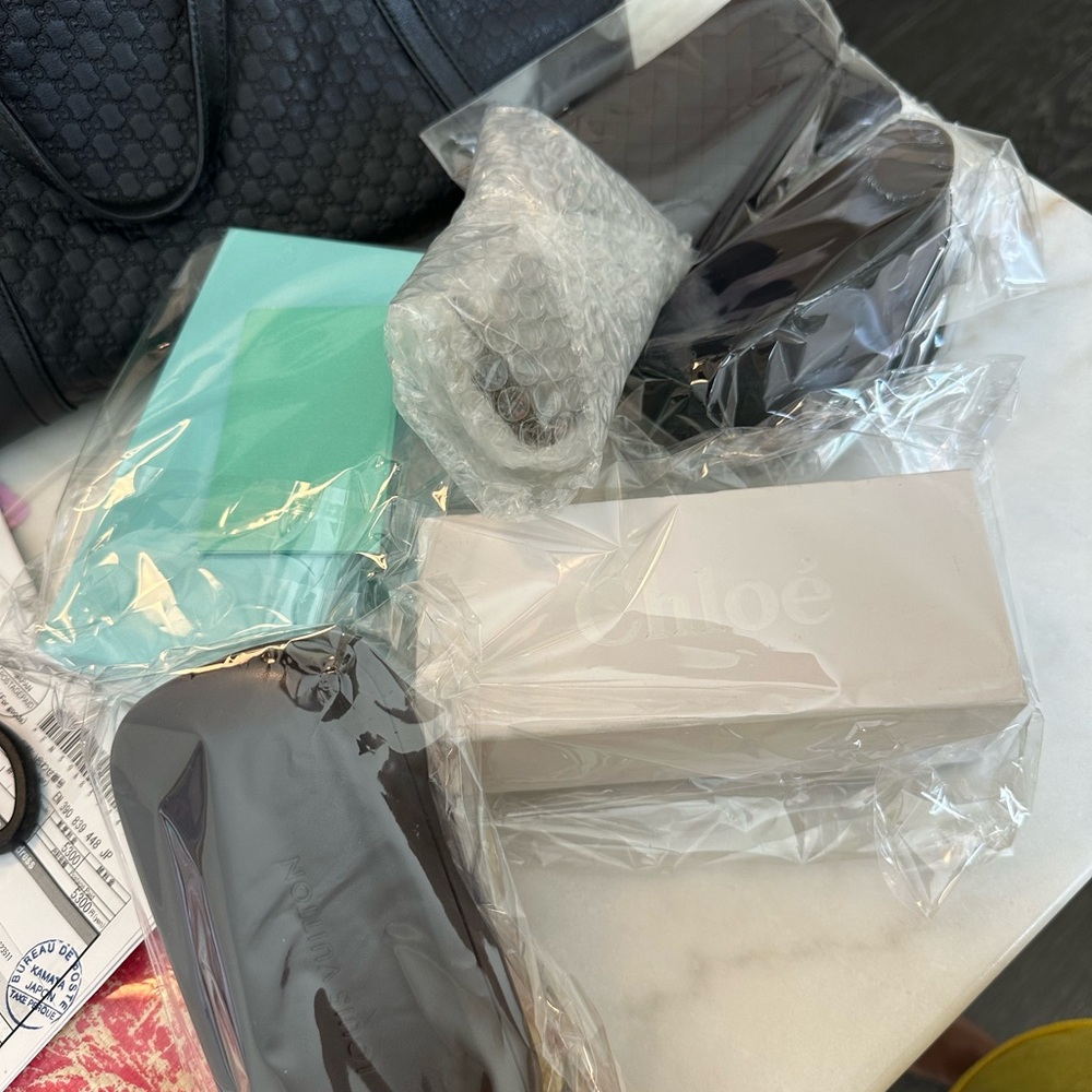 Chloé Sunglasses with Case luxury sunglasses